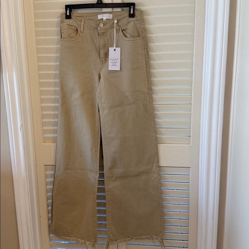 Risen Beige Wide Leg Distressed Hem Jeans NWT 5/27